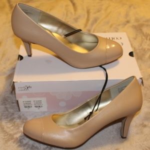 East 5th Cream Eugene Heels  - NWT